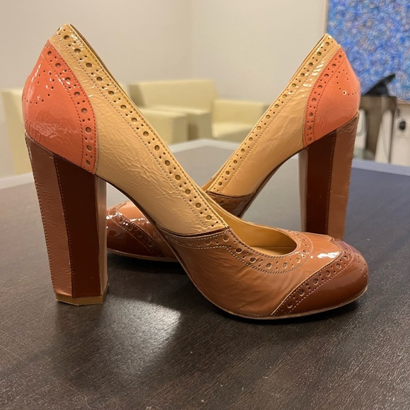 EUC Miu Miu Patent Leather Heels Sz 37 - Picture 5 of 7